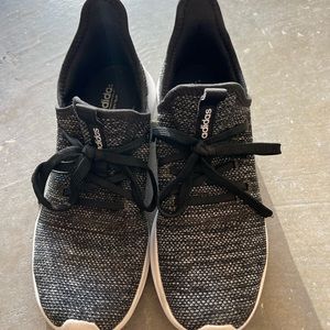 Womens Adidas Tennis Shoes. Barely Used. Size 8.5